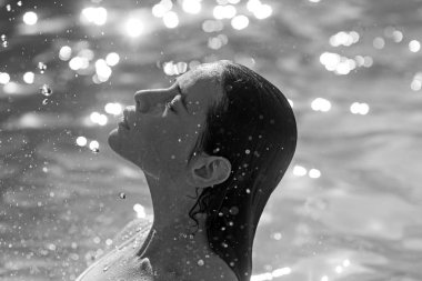 Karayip Denizi Bahamalar sevimli kadın. sevimli kadın denizde Yüzme