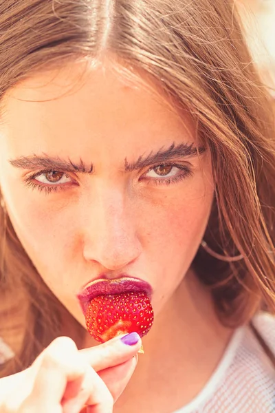 Verano, fruta, temporada de cosecha — Foto de Stock