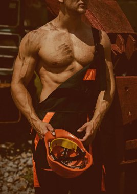 Kas kavramı. Vücut kas pazı ve triceps ile çalışma üniformalı uygun. Kas bina. Kas hafızası
