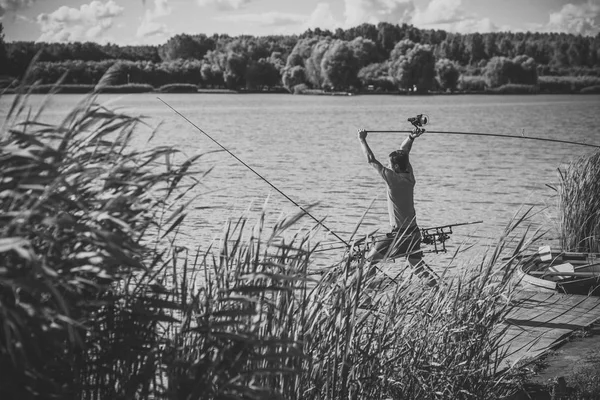 Spin pesca, pesca, captura de peixe . — Fotografia de Stock