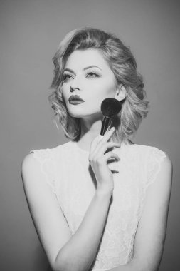 kadın makyaj aksesuarları toz ile