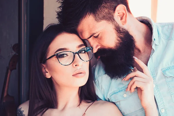 Fashion is about a look. Sensual woman and bearded man in love relations. Fashion models. Girlfriend and boyfriend in relations of friendship. Couple in love. Couple of lovers with fashion style — Stock Photo, Image