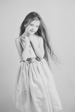 Küçük kız çocuk model güzel elbiseli.