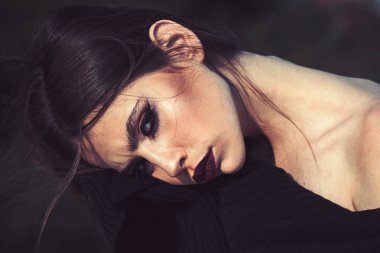 Makyaj trendi ve sima. makyaj moda kadın.