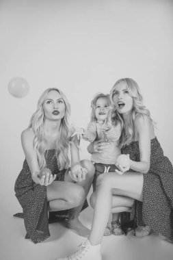 Aşk, mutluluk, ebeveynlik.