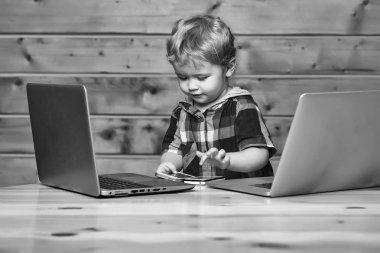 Yakışıklı bilgisayarlarla