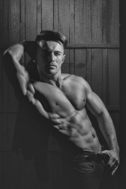 kaslı seksi adam