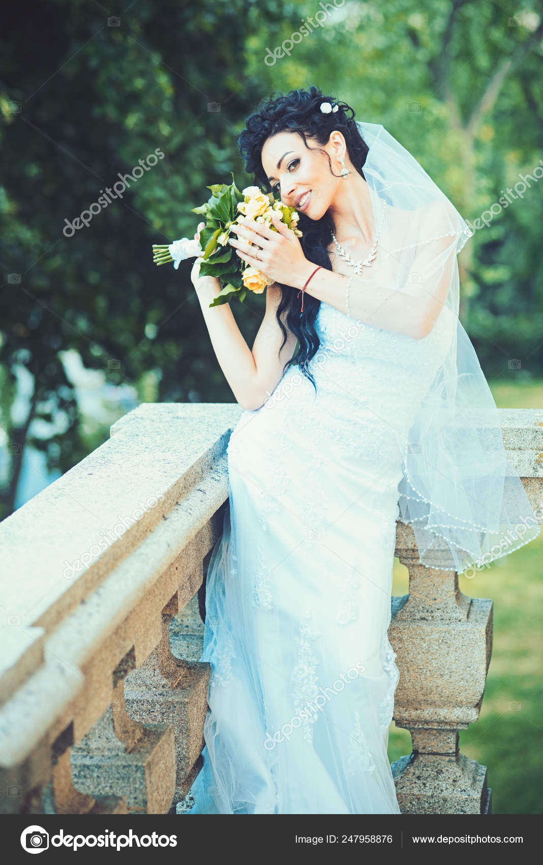 Get Wedding Bouquet Vogue
 PNG