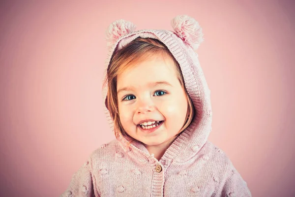 Little stylish beauty. having fun. little girl child smiling. Little treasure. small happy girl. childhood and happiness. autumn and spring kid fashion — Stock Photo, Image