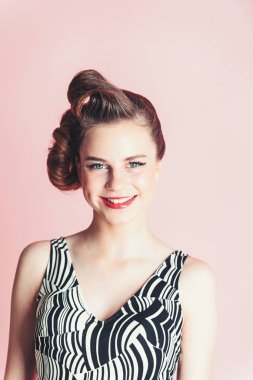 Pinup, gençlik ve görünüm.