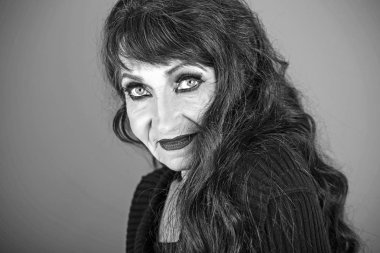 Güzel yaşlı bayan portresi