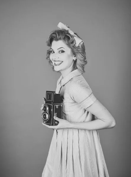 Journalism, family portrait, old fashion, pinup.