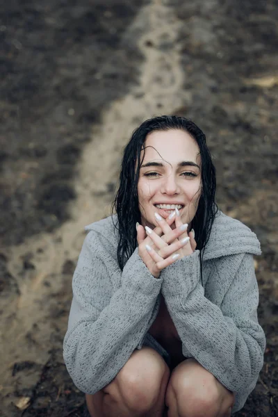 História de amor. Sexy jovem mulher molhada. Chorando e Amor. Paixão, linda rapariga. Mulher apaixonada — Fotografia de Stock