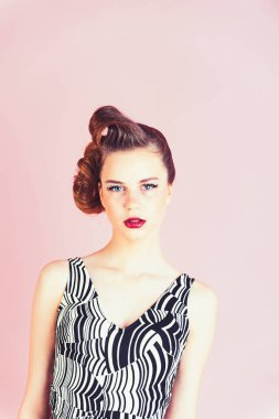 Pinup, gençlik ve görünüm.