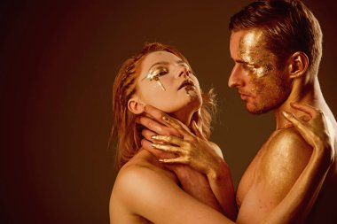 erotik oyun ve seksi çift ön sevişme. erotik oyun altın çift. egemenlik ve gönderme