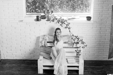 Romantik yazar adlı şiir kitabı. şiir ve romantik ruh hali