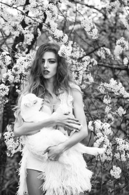 Çiçeği keçi kadınla