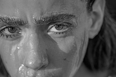 Güzellik cauacsian kadın kapalı bir baş ve hiç makyaj ile