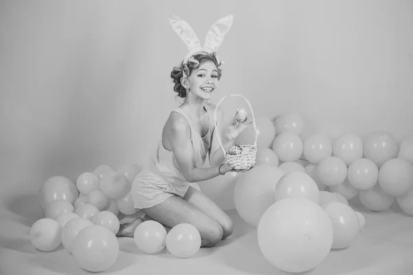 Eieren in de bsaket, Pasen. — Stockfoto
