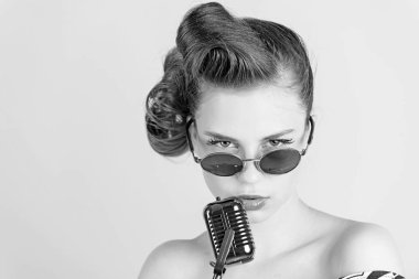 Müzik, göz ve retro tarzı, pinup.