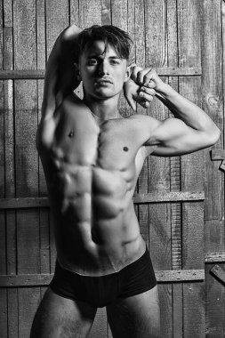 Güzel şehvetli sporcu adam