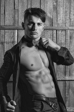 Gömlek ve kravat adam