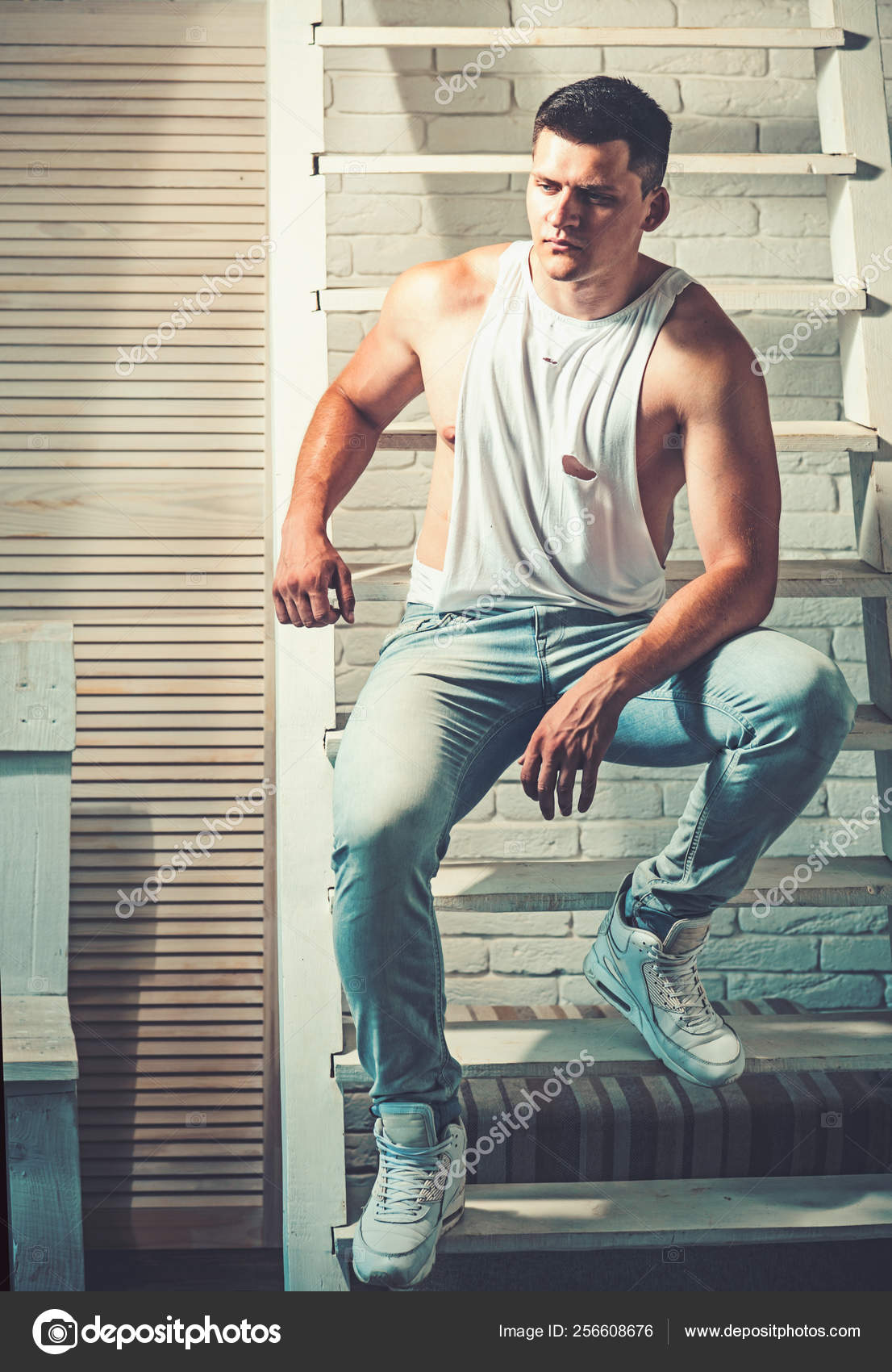 tank top and jeans outfits