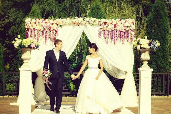 Hermosos novios — Foto de Stock