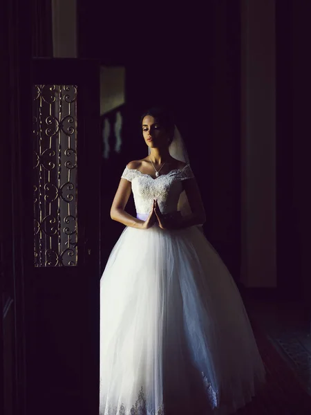 Pretty sexy bride — Stock Photo, Image