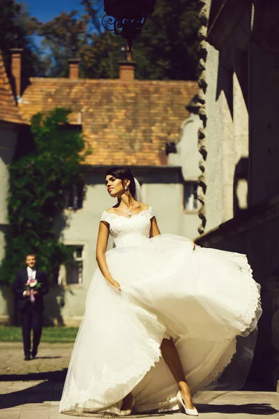 Genç seksi kadın gelin