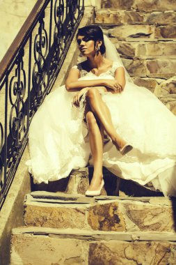 Seksi bacaklar ile güzel gelin