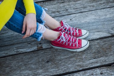 Kırık aşk. İlk aşk tinager. Aşk macera zamanıdır. Ergenlik sorunları.