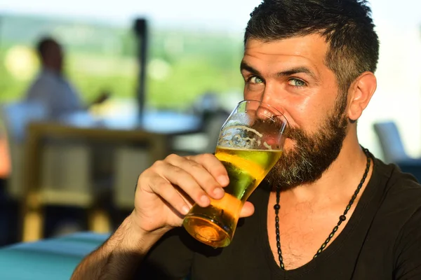 Happy smiling man with beer. Sexy bearded man open smile and big mug of beer in his hand. — Stock Photo, Image