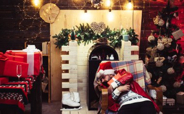 Noel Kutlaması tatili. Yeni yıl partisi. Noel Baba sarhoş.