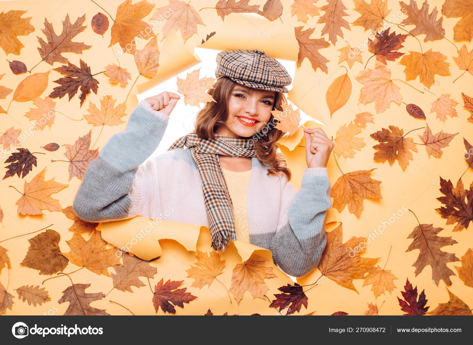 A must have for Pretty woman wear autumn fashion accessories