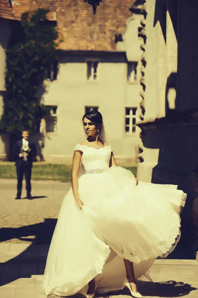 Genç seksi kadın gelin