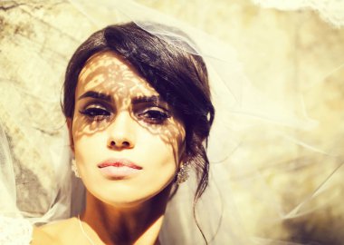 güzel gelin peçe altında