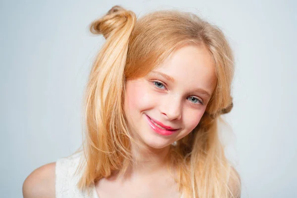 Healthy kid long hair. Retro blonde teen. Vintage. Happy blond teen. Long and healthy natural hair — Stock Photo, Image