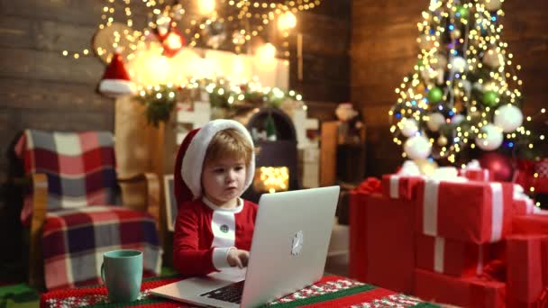 Veselé Vánoce a šťastný nový rok. Vánoce on-line nakupování. Sleva v online obchodě, Internetová vánoční prodejna. — Stock video