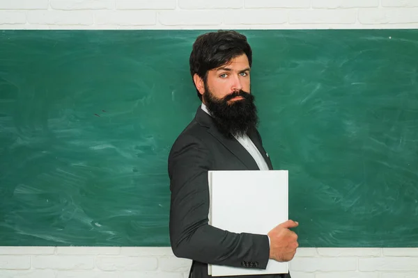 Torniamo a scuola e siamo felici. Studente e tutoraggio concetto di istruzione. Concetto di apprendimento e istruzione. Giorno della conoscenza . — Foto Stock