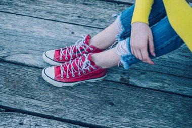 Kırık aşk. İlk aşk tinager. Aşk macera zamanıdır. Ergenlik sorunları.