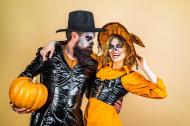 Retro Halloween çift romantizm. Kopyalama alanı için Cadılar Bayramı tasarımı.