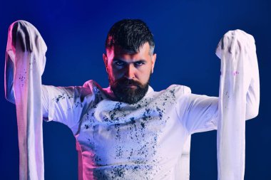 Tatil halloween ile komik karnaval kostümleri - deli gömleği. Deli deli deli gömleği mavi zemin üzerine. 31 Ekim. Yukarı ve korkunç yapmak kavramı adam için. Kutlama parti.