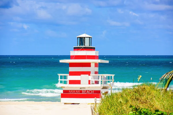 Lifeguard Tower Miami Beach, Florida. South Beach. Travel location ocean concept. — Stock Photo, Image