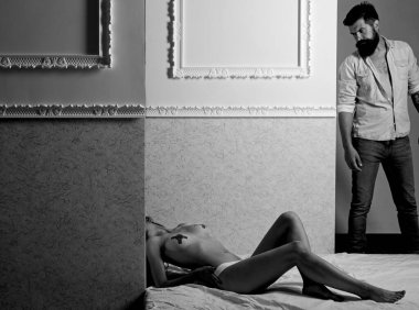 Günaha. Kadının sırları ve şehvetli günaha. Flört. Seksi vücut yatakta. Seks günaha erkekler için. samimi durum yatakta. Şehvetli kadın günaha.