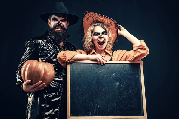 Festa di Halloween e concetto di vacanza. Design di Halloween per lo spazio di copia a bordo. — Foto Stock