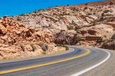 Mohave Çölü, California Yucca Vadisi 'nde 66 no' lu yolda..