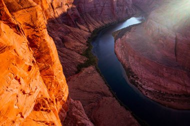 Colorado Nehri 'ndeki Horseshoe Bend' in harika manzarası Glen Canyon Arizona 'da.
