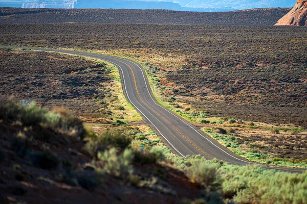 亚利桑那州沙漠的公路旅行。加利福尼亚长沙公路. — 图库照片