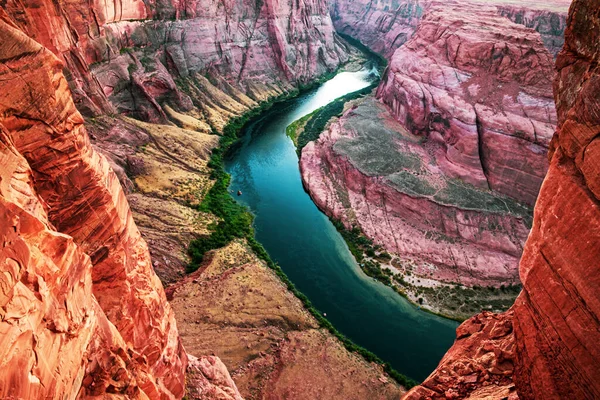 Grand Canyon, Glen Canyon, Arizona. Deserto de desfiladeiro de rocha vermelha . — Fotografia de Stock